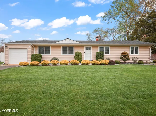 9 Maple Lane, Howell, NJ 07731