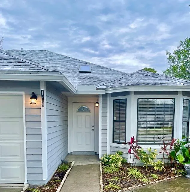 3 bed, 1300 sqft, $3,000 — Photo 1