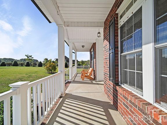 5th image of 5106 Pond Bluff Dr
