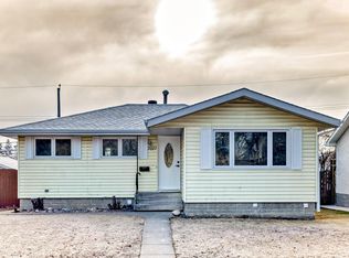 7011 135a Ave NW, Edmonton, AB T5C 2H7