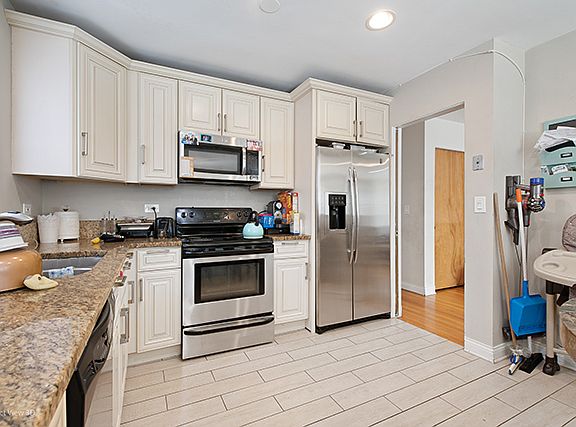 4th image of 9307 Kostner Ave