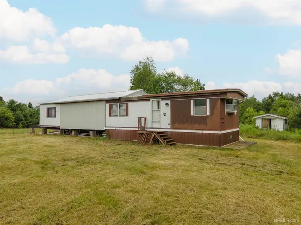 104 Carney Dam Rd, Crystal Falls, MI 49920