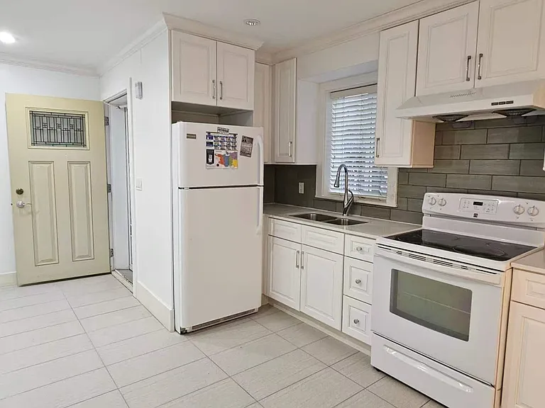 33XX Price St — Photo 2