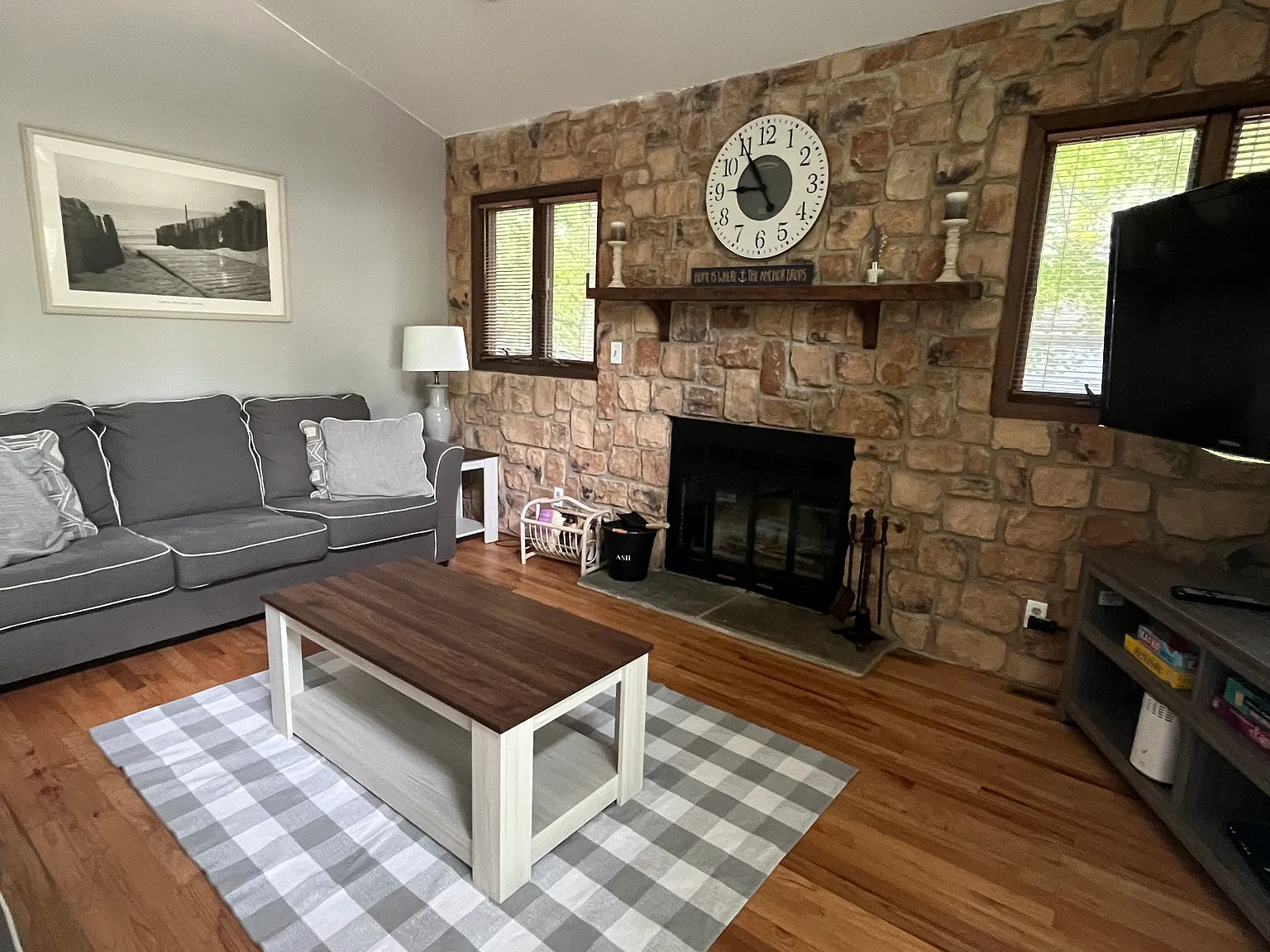 2 bed, 950 sqft, $2,000 — Photo 4