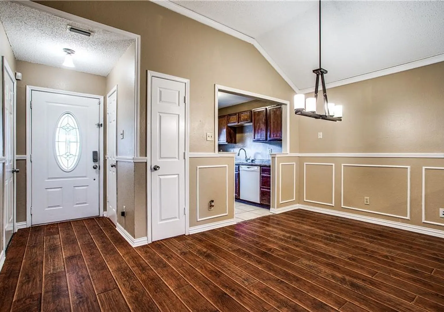Beautiful Three Bedroom Home In Fort Worth Coming Soon!! — Photo 2