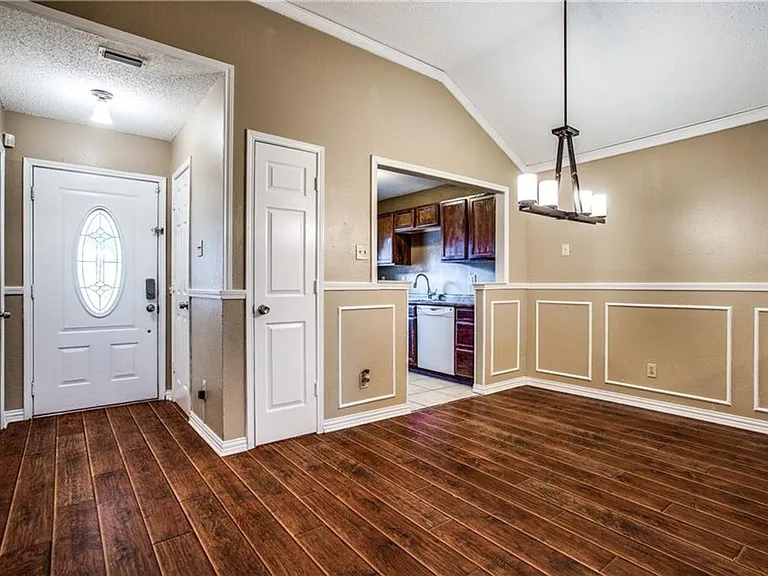 6817 Haltom Rd — Photo 2