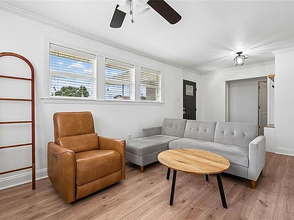 4th image of 3225 39th St