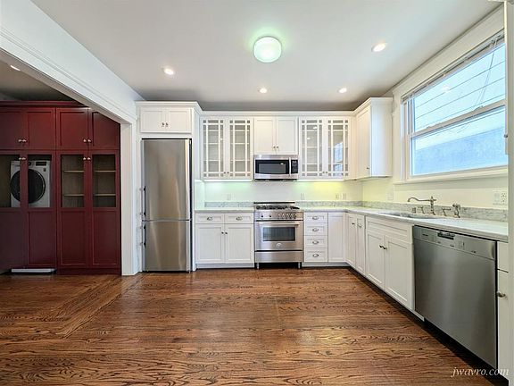 2nd image of 3892 Sacramento St APT 3