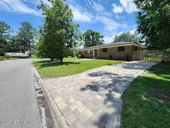 3rd image of 8514 CONCORD Court