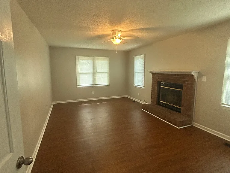 3325 Lake Woodard Dr — Photo 7