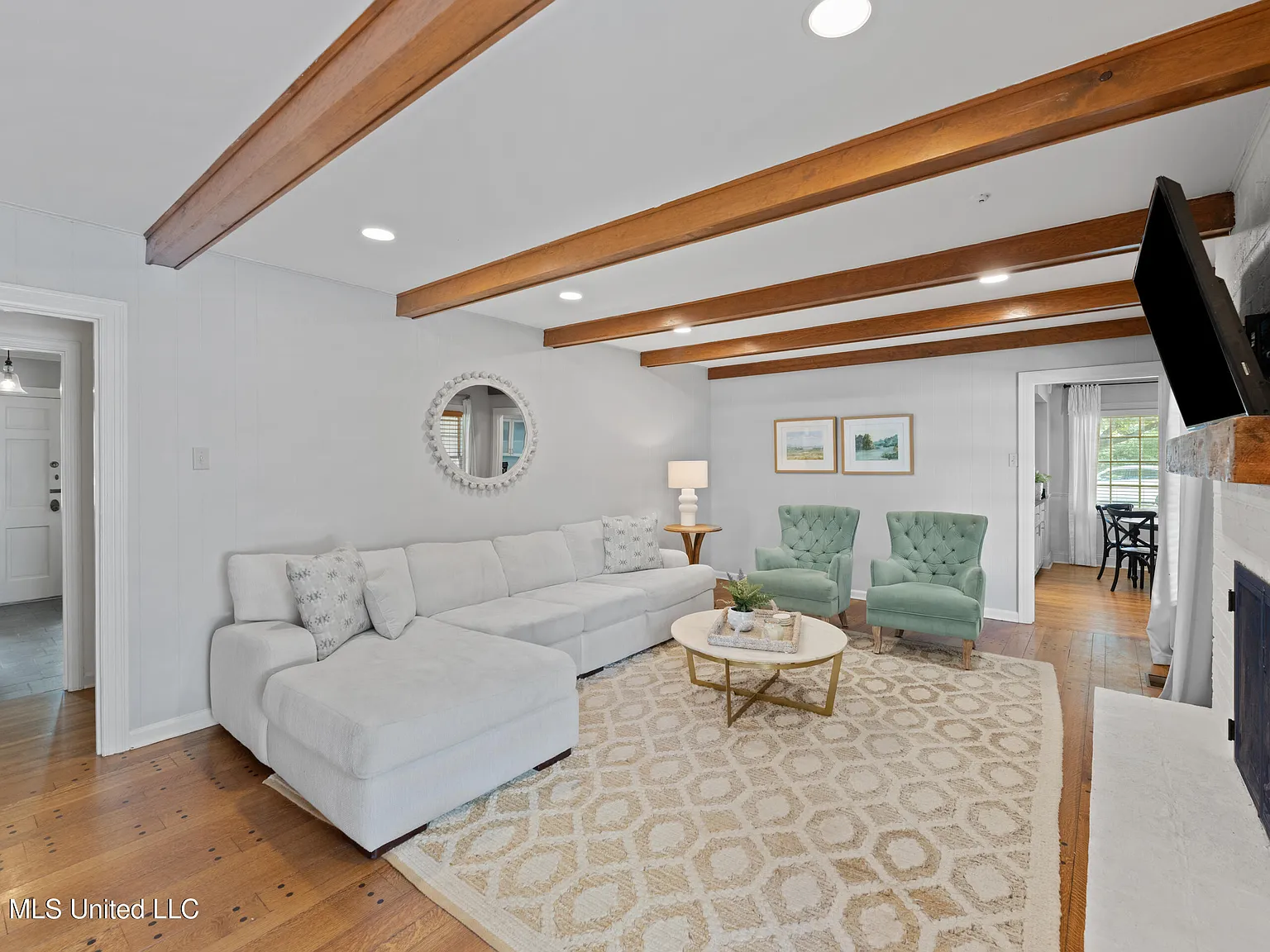 3 bed, 2.5 bath, 2270 sqft, $2,900 — Photo 3