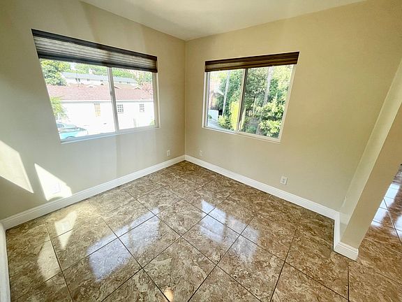 4th image of 943 Sanborn Ave APT 1