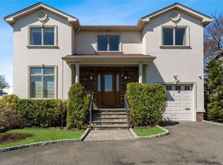 47 Blackheath Rd, Lido Beach, NY 11561