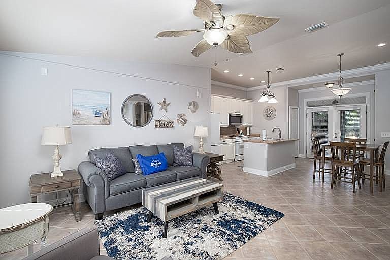 Spacious Livingroom