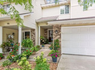 912 Kelly Ct, Chanhassen, MN 55317