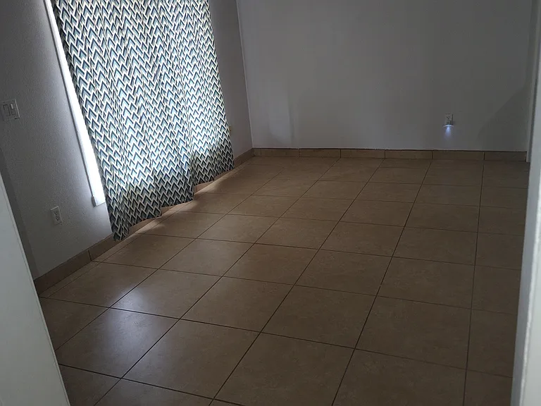 3301 W Holly St — Photo 5