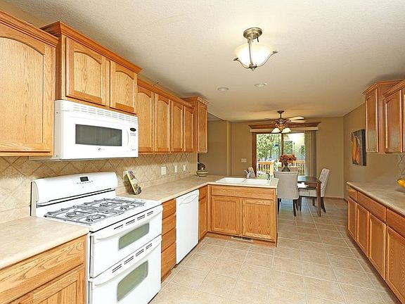 3rd image of 700 E Southside Dr