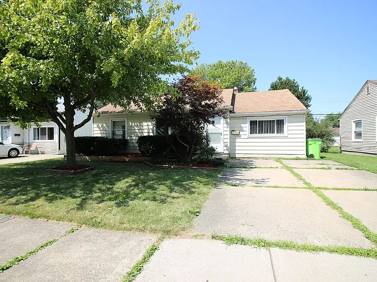 27241 Woodmont St — Photo 1