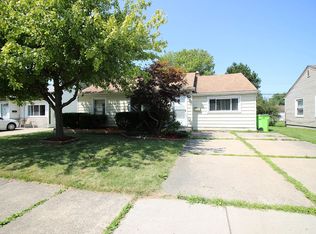 27241 Woodmont St, Roseville, MI 48066