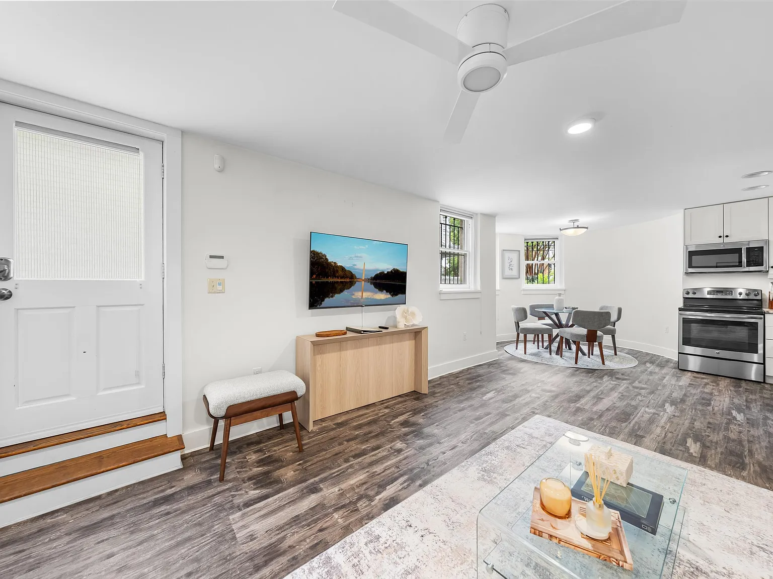 1 bed, 700 sqft, $3,450 — Photo 3
