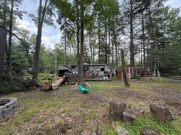 20 Geronimo Trl, Newfoundland, PA 18445
