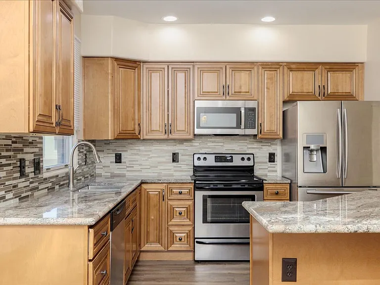 2450 E Blue Diamond Dr — Photo 20