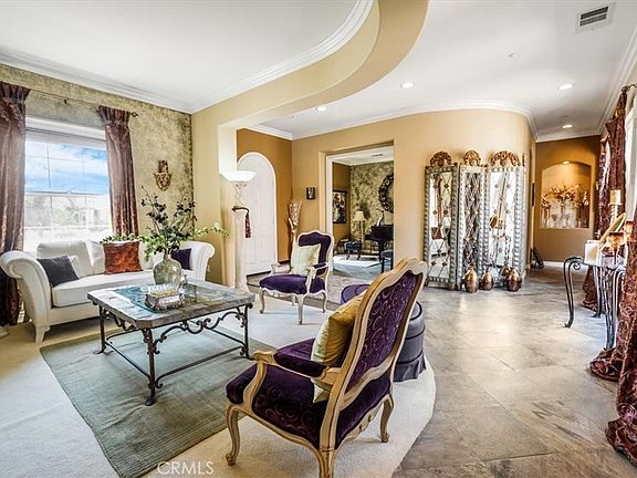 5th image of 889 Highridge St