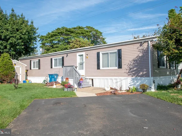 3061 Chandler Dr, Morrisville, PA 19067