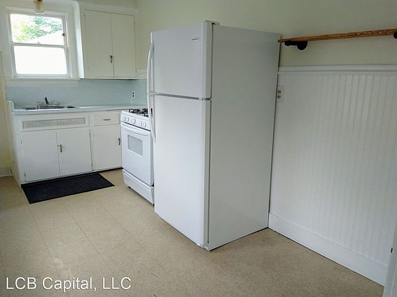5th image of 1558 Elmwood Ave