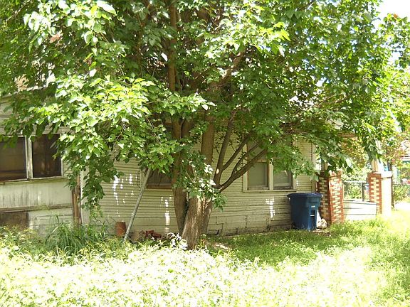 3rd image of 214 Monclova Aly