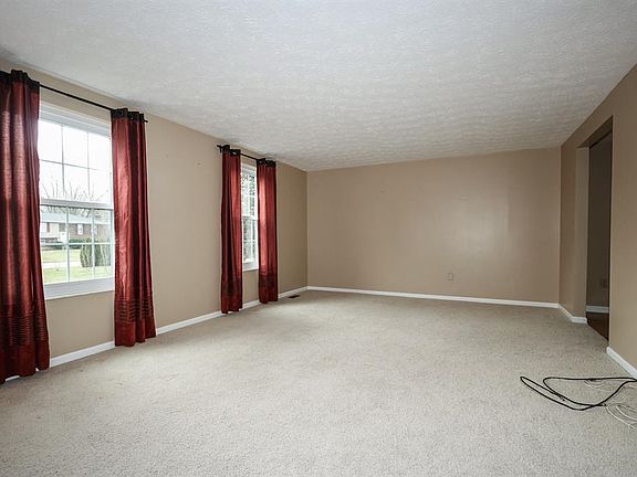 5th image of 8139 Woodward Dr