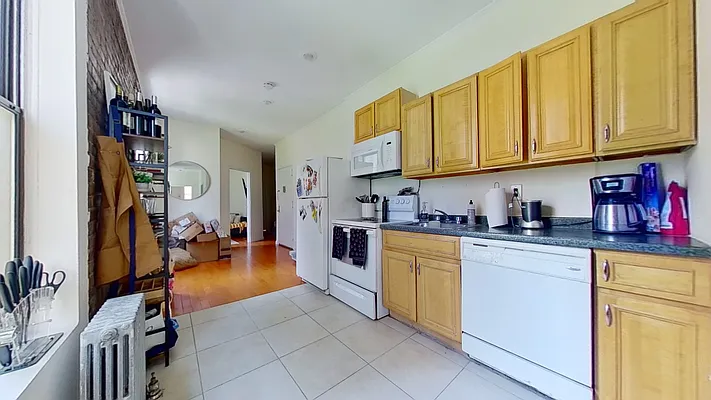 Rented by TOUR LLC | media 13