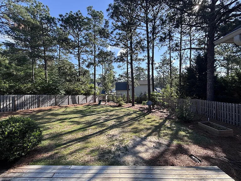 420 Lake Forest Dr SE — Photo 34