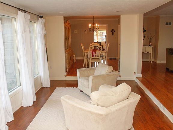 5th image of 3021 Park Ave