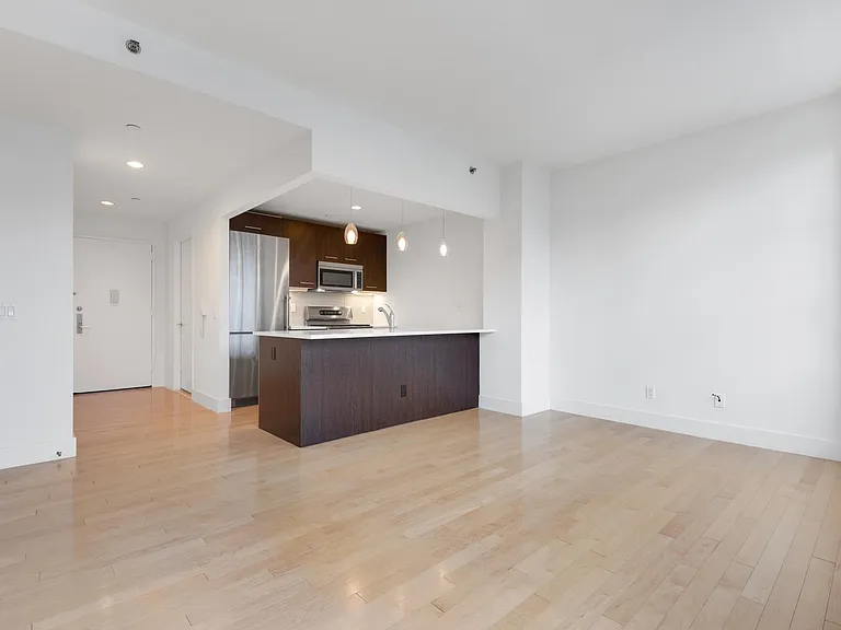 5-09 48th Ave #3H — Photo 3