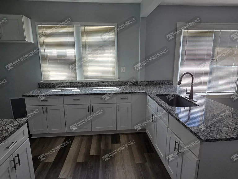 4188 Buckingham Ave — Photo 22