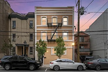 2505 Central Avenue, #3A