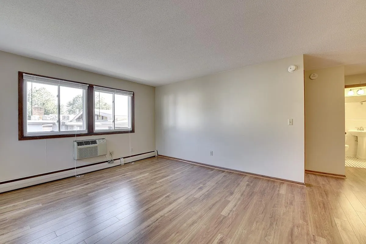 2717 Central Avenue NE — Photo 2
