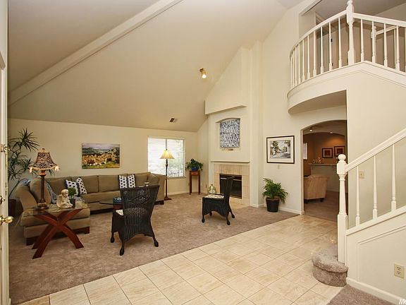 5th image of 703 Bridgeside Dr