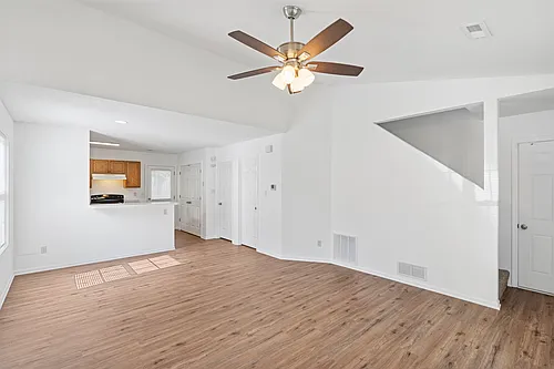 5025-5027 Geyser Blvd #5025 Photo 1 5025-5027 Geyser Blvd #5025 Photo 1