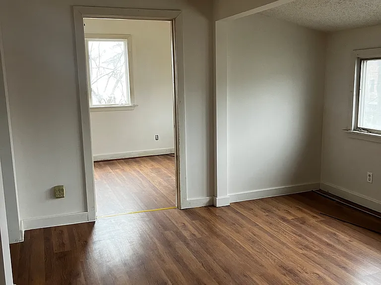 28 Frank St — Photo 9