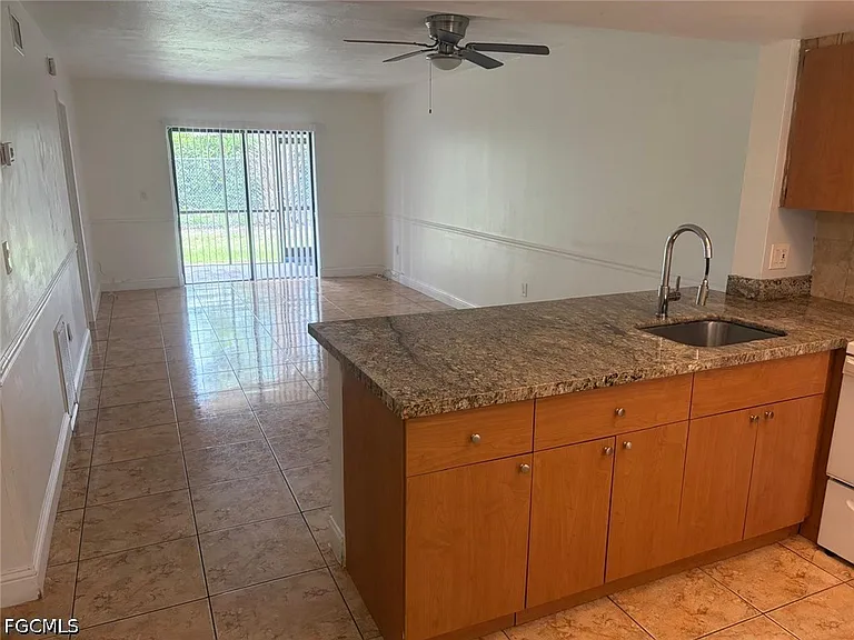 2700 Park Windsor Dr #713 — Photo 4