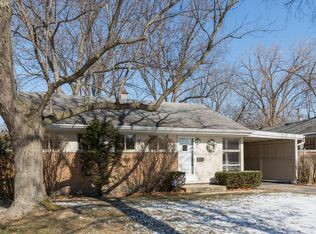 1930 Thornwood Ln, Northbrook, IL 60062