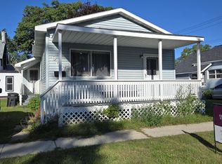 907 Michigan St, Port Huron, MI 48060