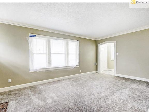 2nd image of 4937 Bellefontaine Ave