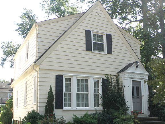 2nd image of 3179 W 160th St