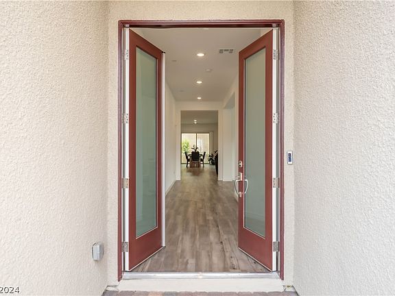 5th image of 917 Calluna Hills Ln
