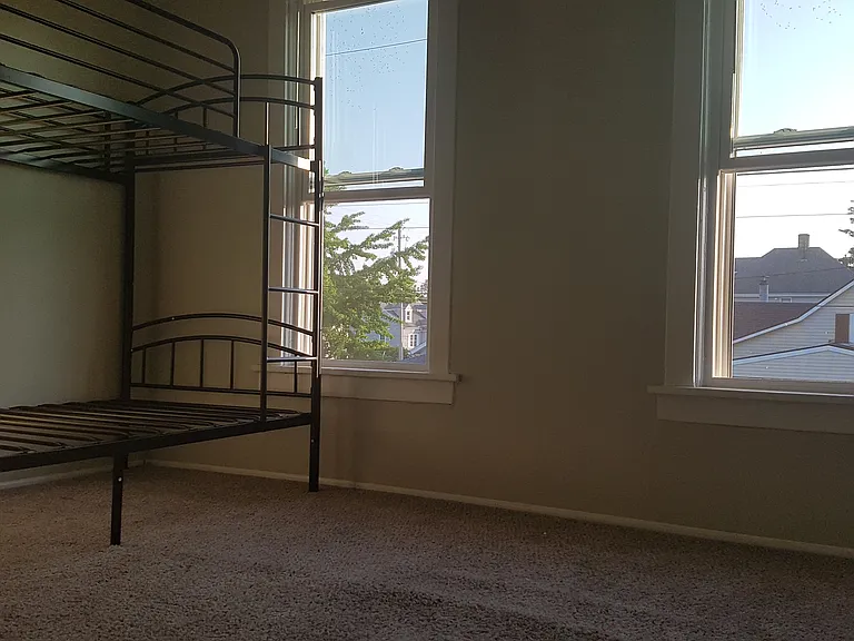 1032 Perry St — Photo 14