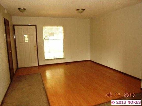 4th image of 802 N Moccasin St