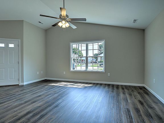 5th image of 1644 C St